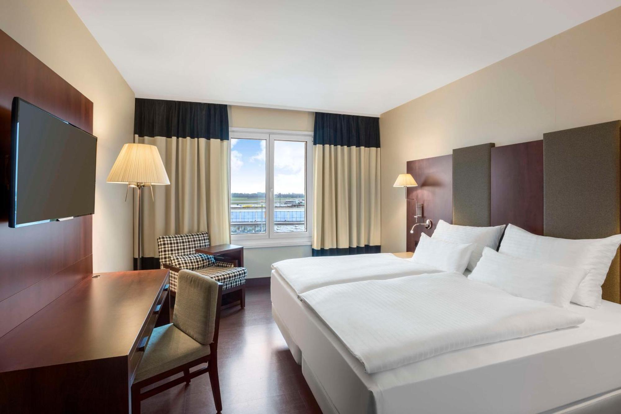 فندق إن إتش فيينا إيربورت كونفرانس سنتر سخويشات المظهر الخارجي الصورة Room at the airport