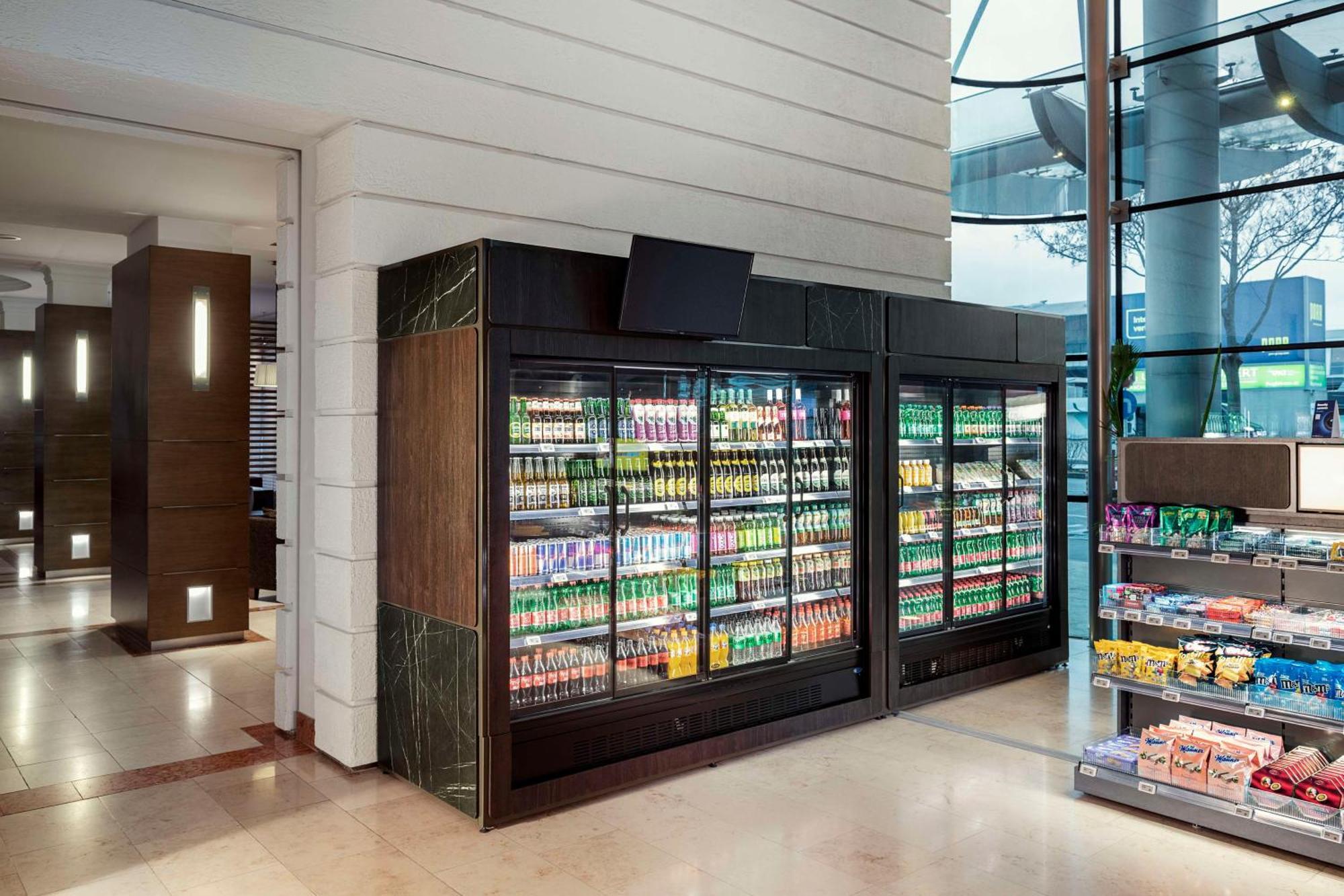 فندق إن إتش فيينا إيربورت كونفرانس سنتر سخويشات المظهر الخارجي الصورة The first 24-hour convenience store in the world